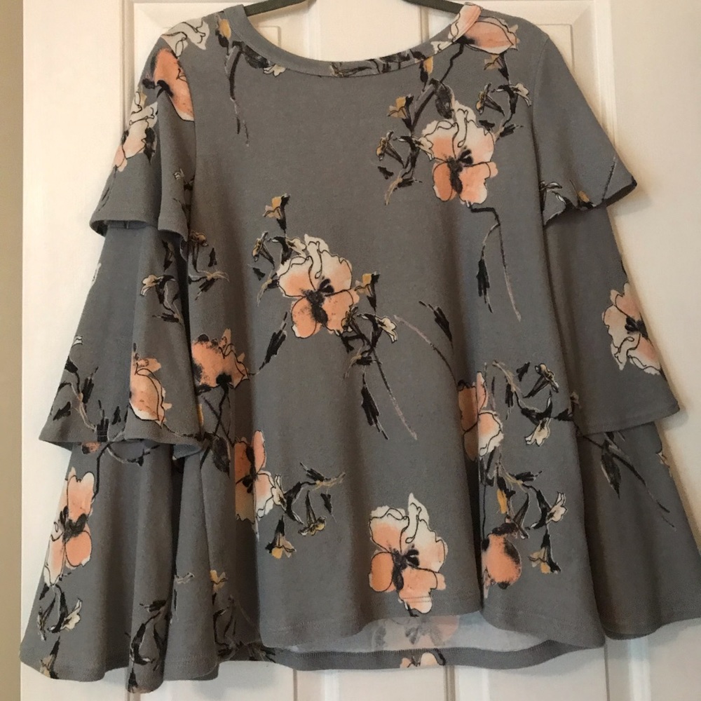 Boutique tiered sleeve sweater